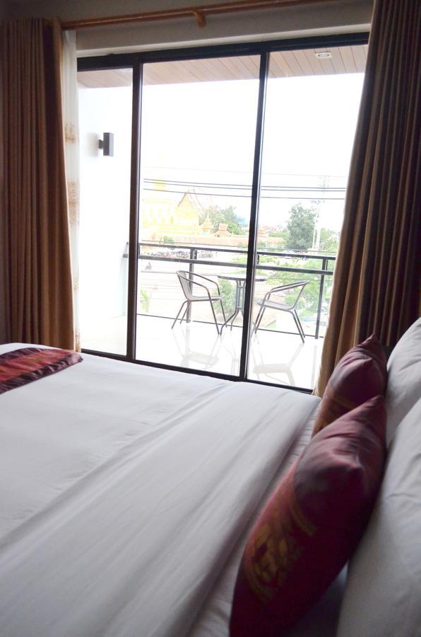 Thatluangview Hotel Vientiane Extérieur photo