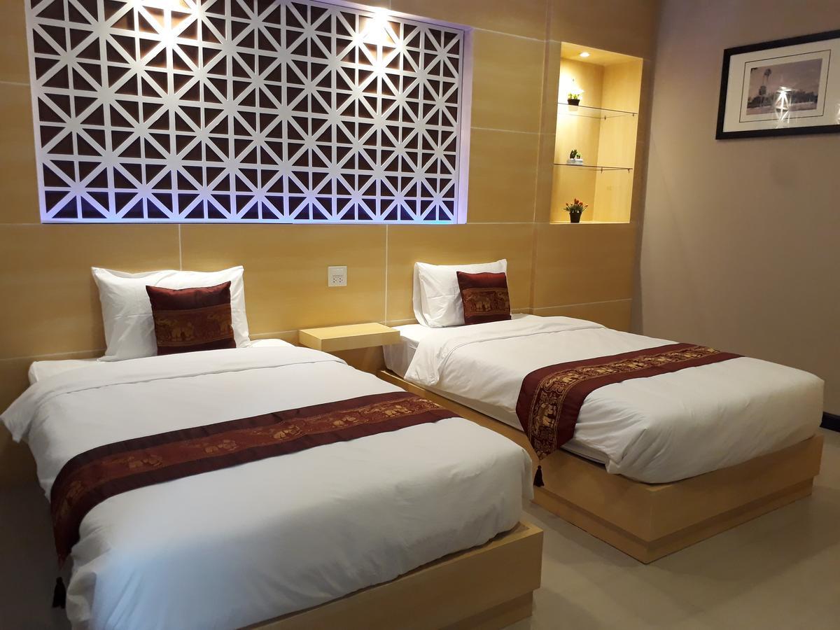 Thatluangview Hotel Vientiane Extérieur photo