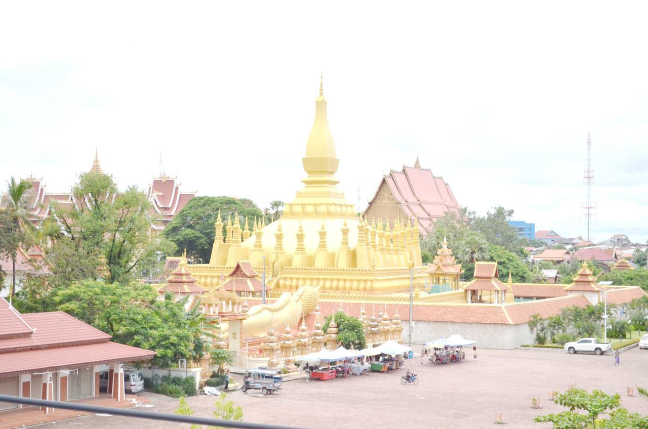Thatluangview Hotel Vientiane Extérieur photo
